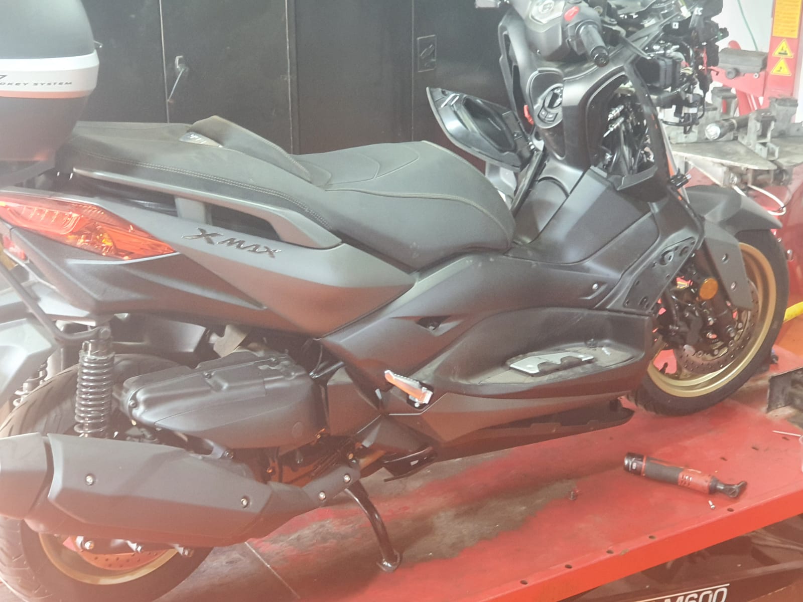 You are currently viewing ימאהה X MAX 400